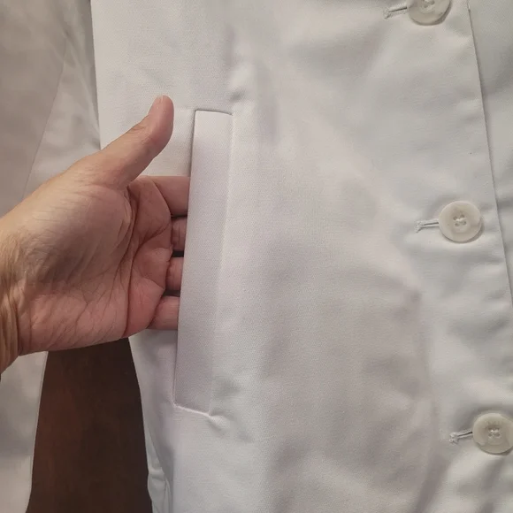 FIGS Lab Coat - Picture 5 of 15